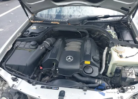 2002 Mercedes-Benz Clk 320 из США, поврежденный, VIN WDBLJ65G62T119531